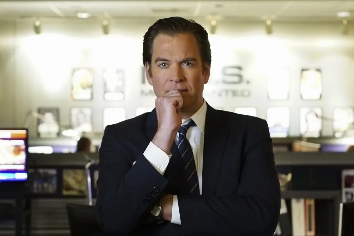 Michael Weatherly posing as his 'NCIS' character.